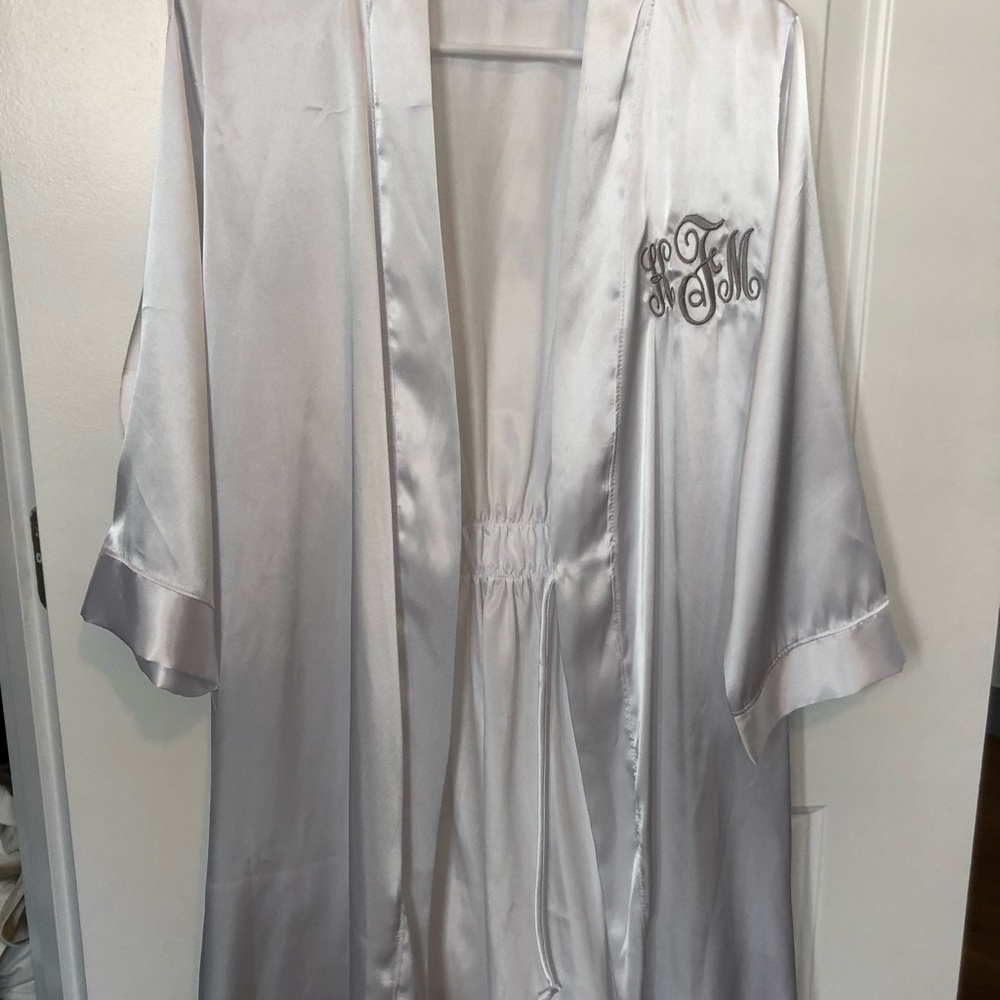 Bride Robe- initials KMF - Picture 3 of 3